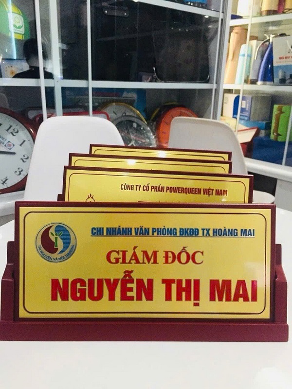 bảng chức danh để bàn