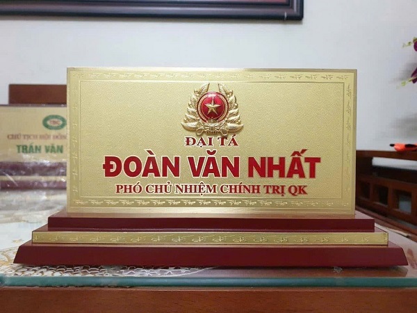 bảng chức danh inox