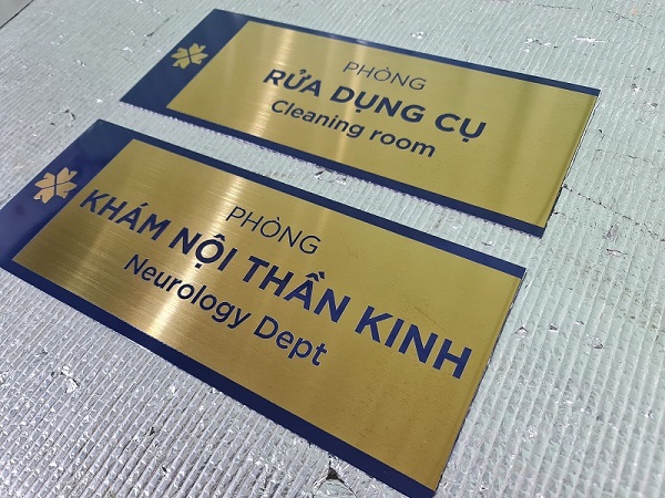 bảng tên phòng làm việc