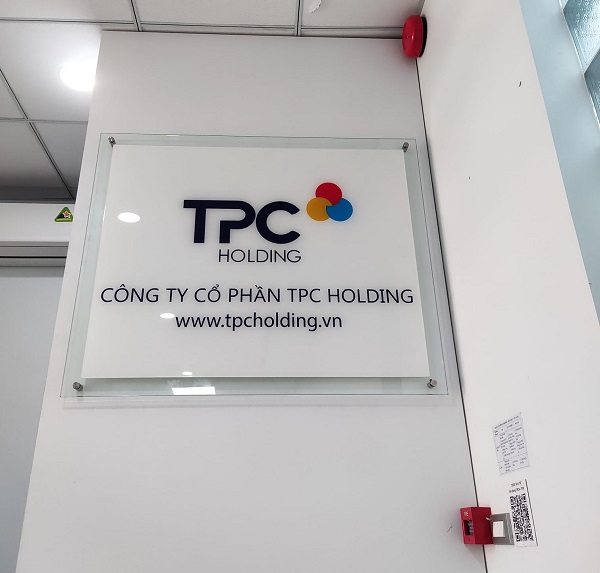 bảng hiệu công ty kính cường lực