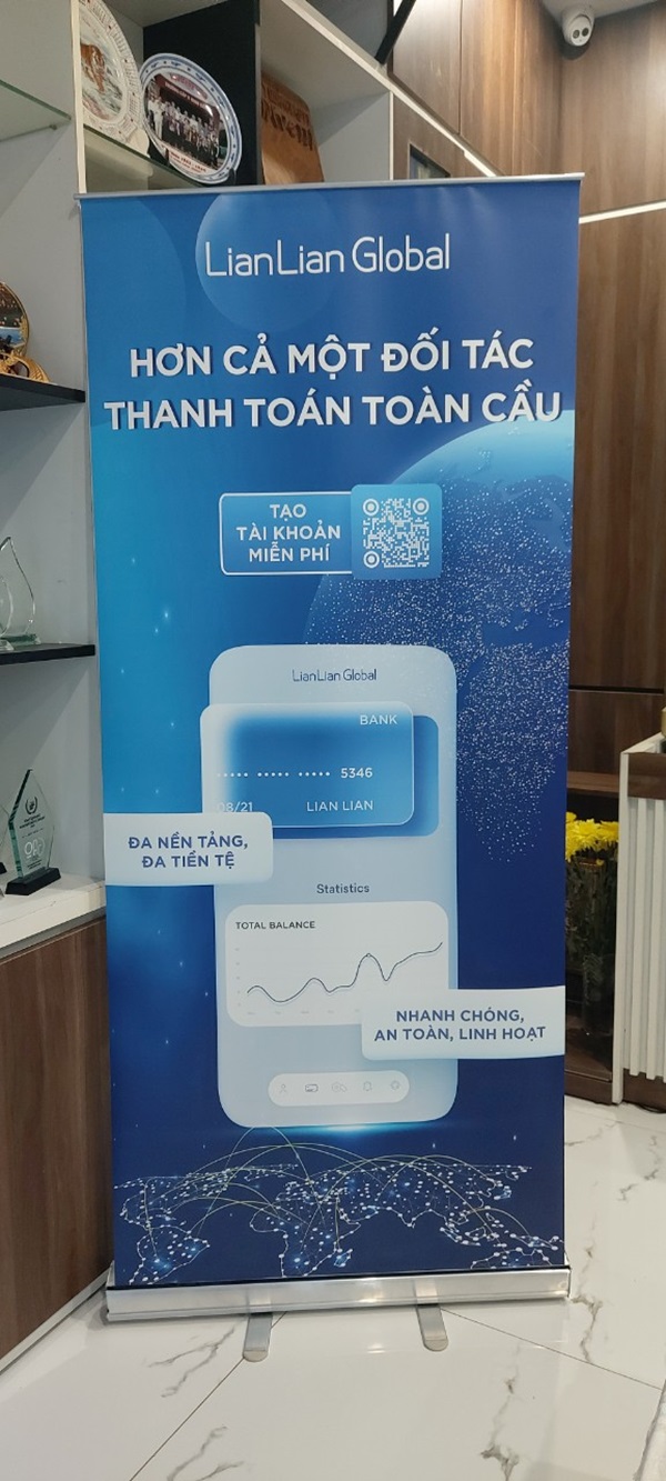in standee củ chi