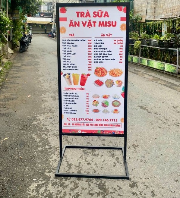 standee khung sắt