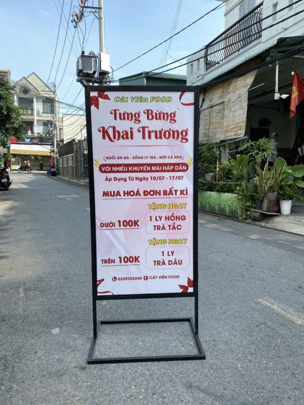 standee khai trương khung sắt