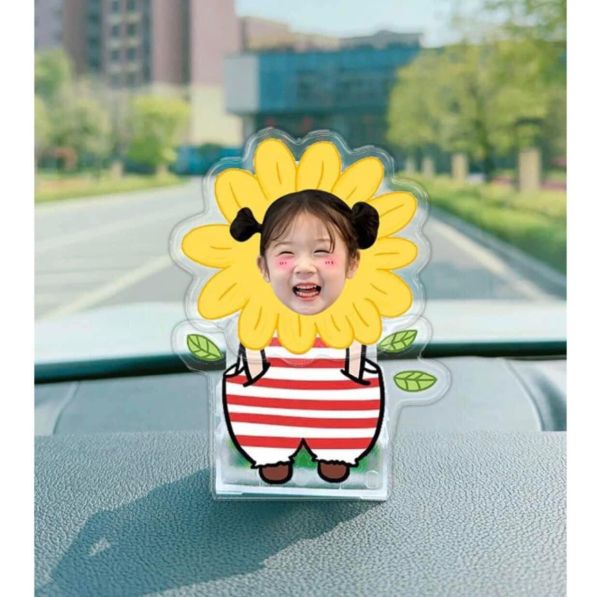 standee lắc đầu