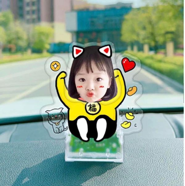 standee lắc lư